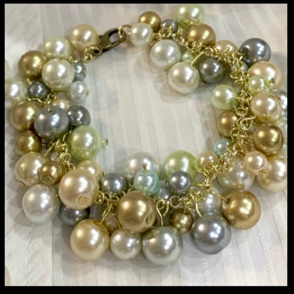 Multicolor Pearl Cluster Bracelet
